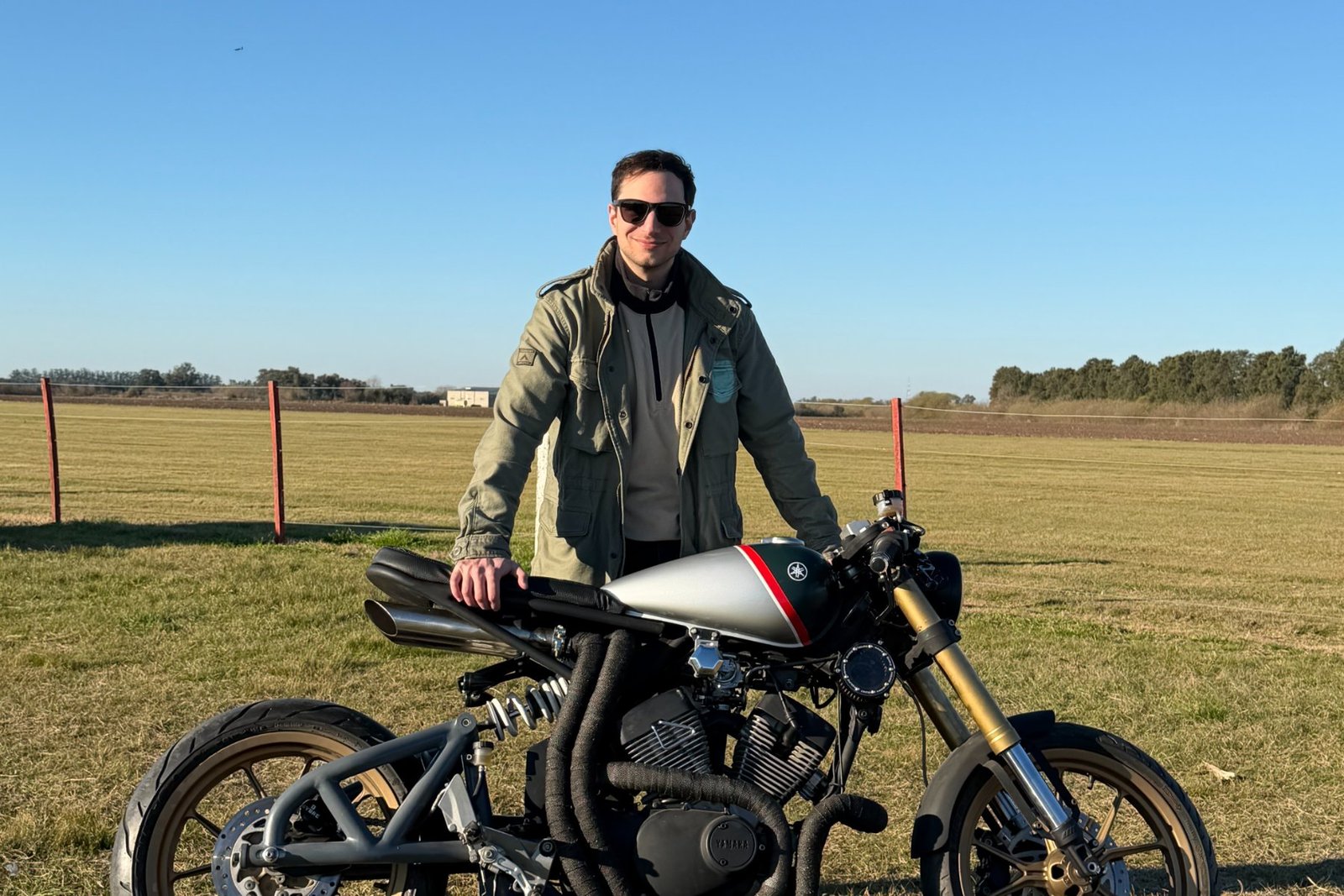 Joaquin with the finished Yamaha Virago cafe racer